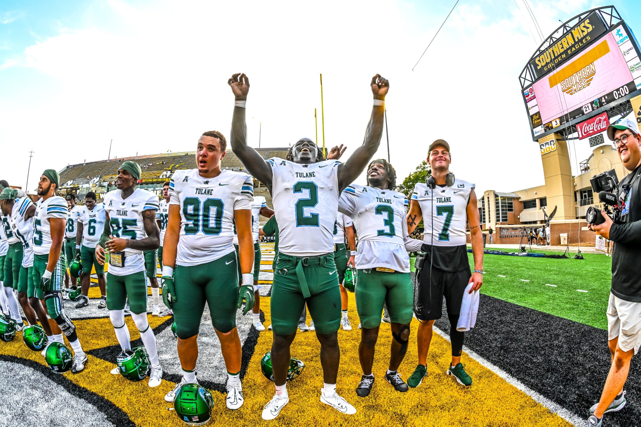 Tulane celebrates the win at Southern Miss